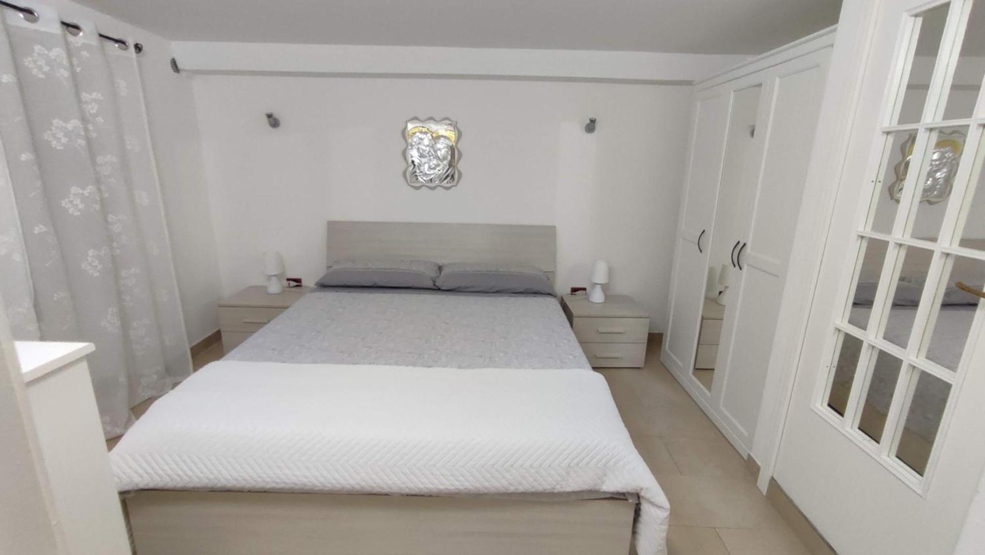 דירות סירקוזה Santa Teresa House מראה חיצוני תמונה