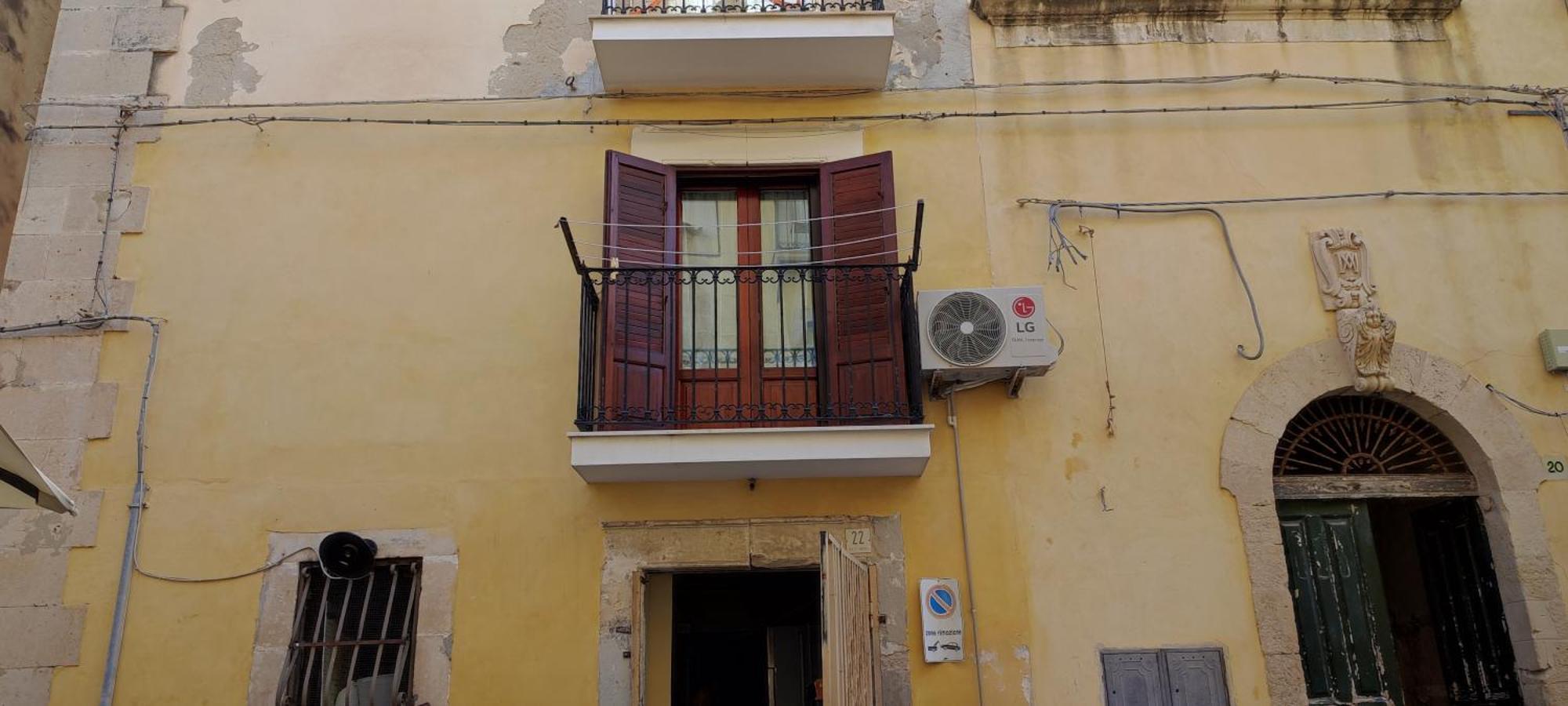 דירות סירקוזה Santa Teresa House מראה חיצוני תמונה